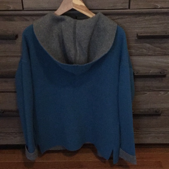 Blue jacket. - Picture 2 of 3